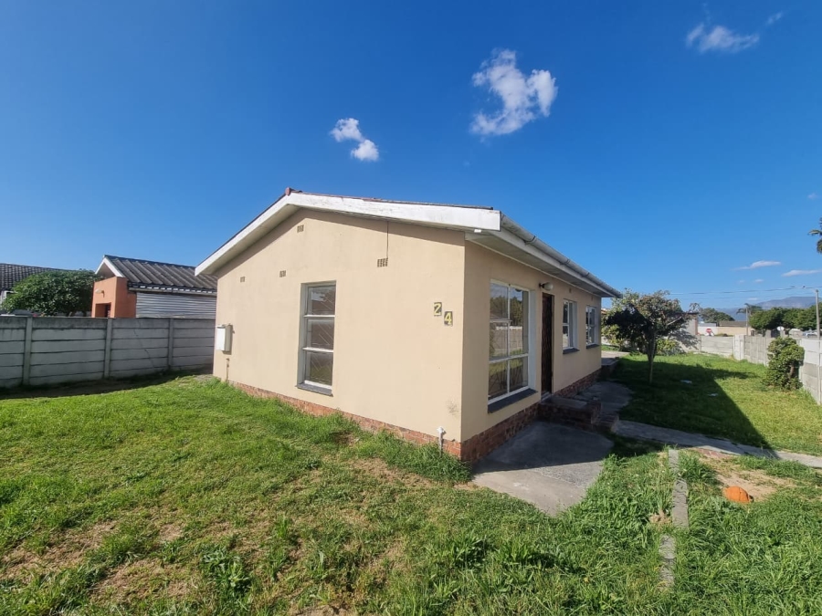 To Let 3 Bedroom Property for Rent in Devon Park Village Western Cape